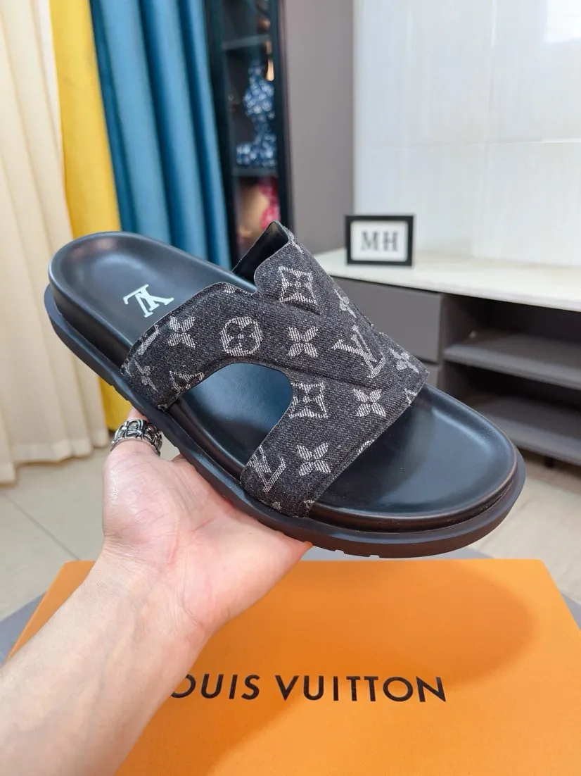 Men's shoes 💰300🌹🌹【LV】Multi-color new men's slippers, original quality top version, original special printed denim➕sheepskin on the inner side, non-slip combination sole, more stable walking, more comfortable and lightweight, high-end and generous, size: 38~44